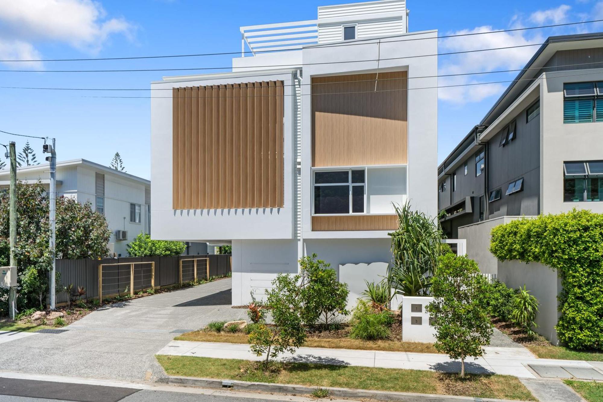 Iconic Burleigh Heads Luxury Villa Gold Coast